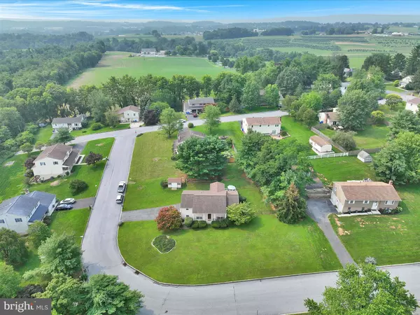 7355 AUDUBON DR, Harrisburg, PA 17111