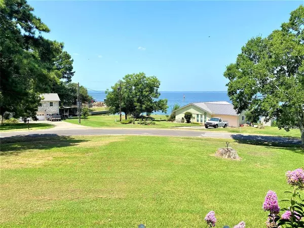 245 Indian SHR, Livingston, TX 77351