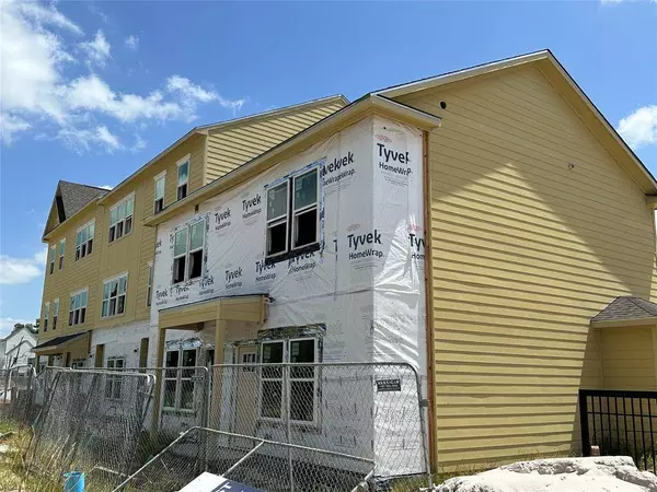 5262 Ella #200, Houston, TX 77018