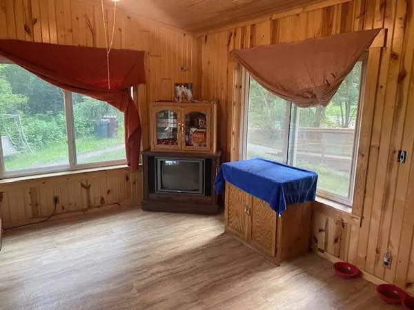 61756 Cloverdale RD, Askov, MN 55704