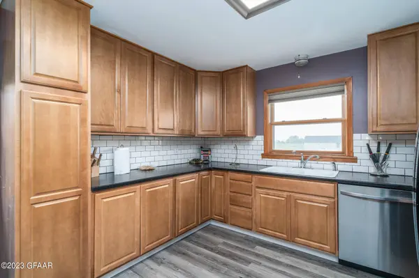 16033 5TH Street SE, Hillsboro, ND 58045