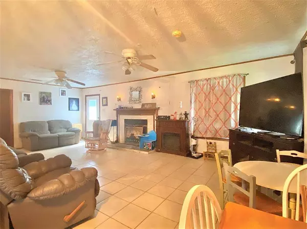 245 Indian SHR, Livingston, TX 77351