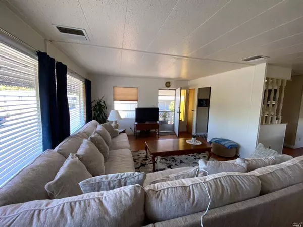 488 Colonial Park DR, Santa Rosa, CA 95403