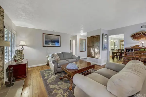 1593 Lone Oak RD, Vista, CA 92084