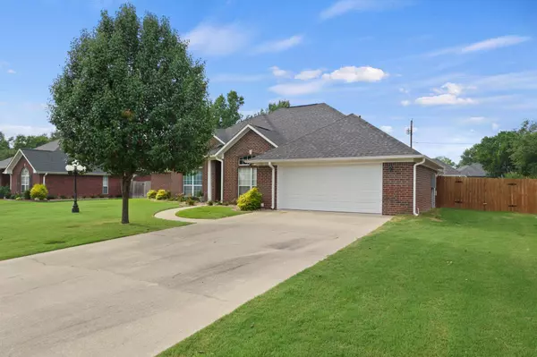 102 Codee Court, Mount Pleasant, TX 75455