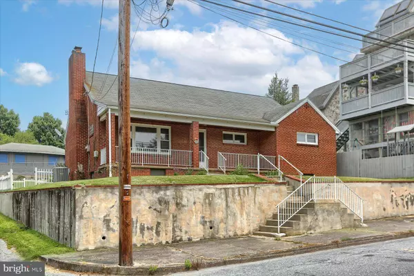 301 S 4TH ST, Steelton, PA 17113