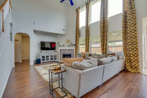 1200 Apache Lake Drive, Carrollton, TX 75010