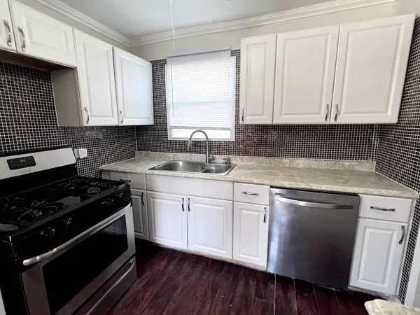 9837 S Bensley Avenue, Chicago, IL 60617