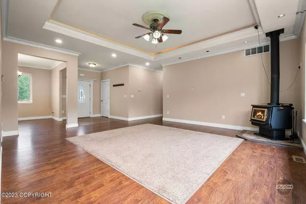 3752 N Sasha ST, Wasilla, AK 99623