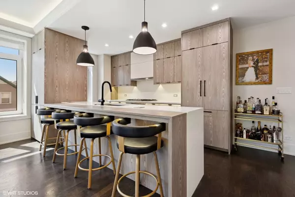 1370 W WALTON Street #2W, Chicago, IL 60642