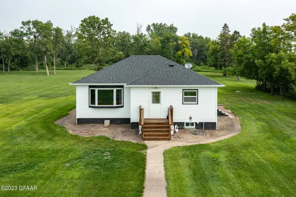 16033 5TH Street SE, Hillsboro, ND 58045