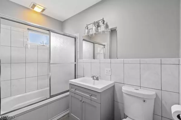 209 Lewis St, Phillipsburg Town, NJ 08865