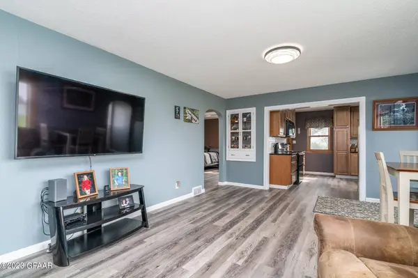 16033 5TH Street SE, Hillsboro, ND 58045