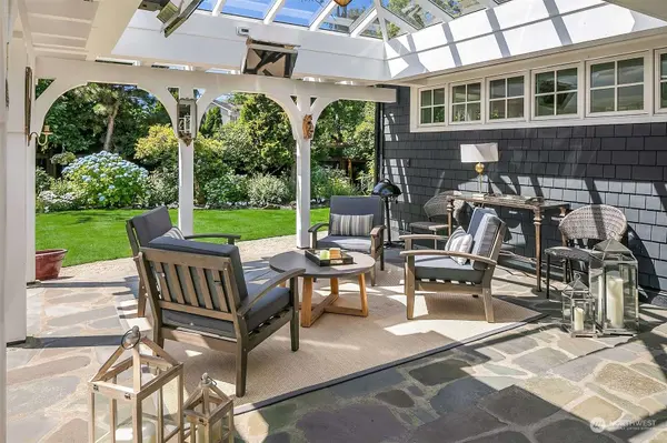 8116 Overlake DR W, Medina, WA 98039