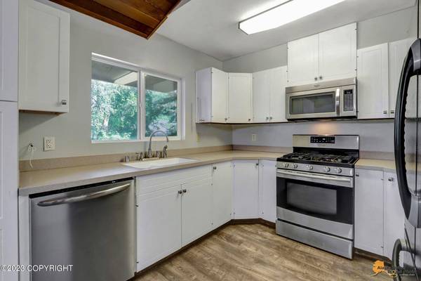 12100 Rainbow AVE, Anchorage, AK 99516