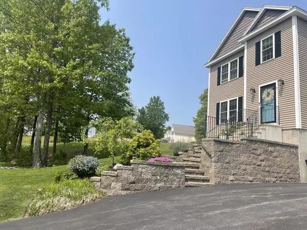 3 Hannahs Way, Charlton, MA 01507