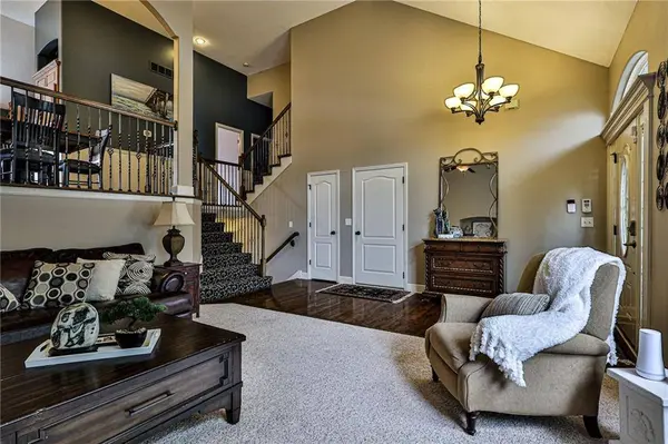 2208 NE Wyndham DR, Grain Valley, MO 64029