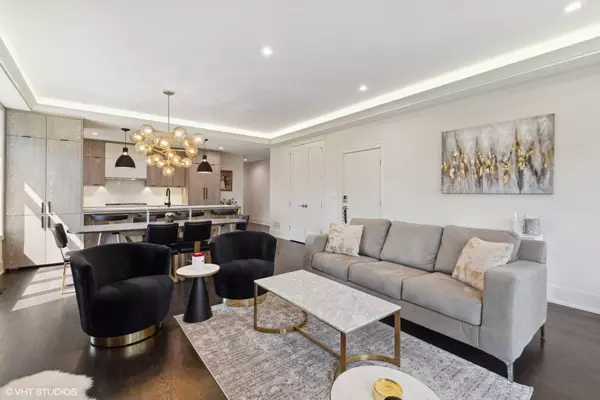 1370 W WALTON Street #2W, Chicago, IL 60642