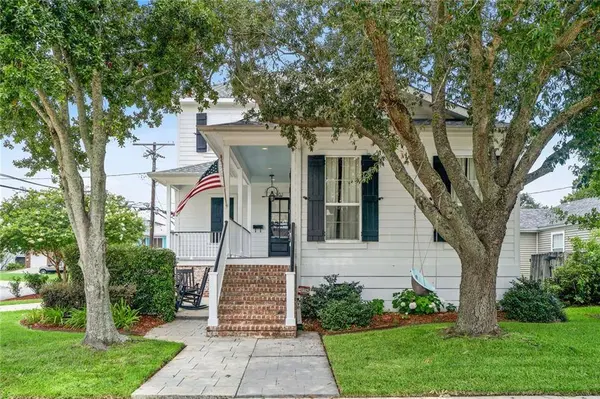 301 MAPLE RIDGE DR, Metairie, LA 70001