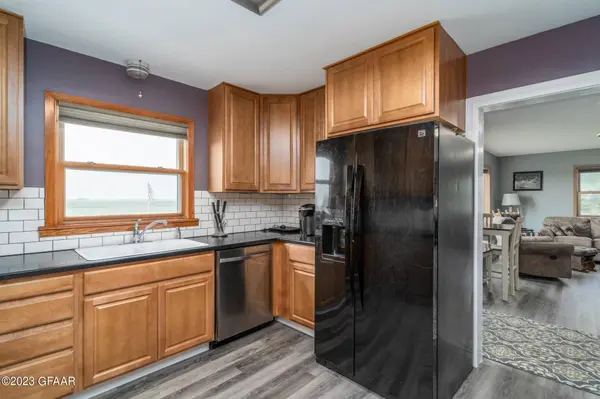 16033 5TH Street SE, Hillsboro, ND 58045