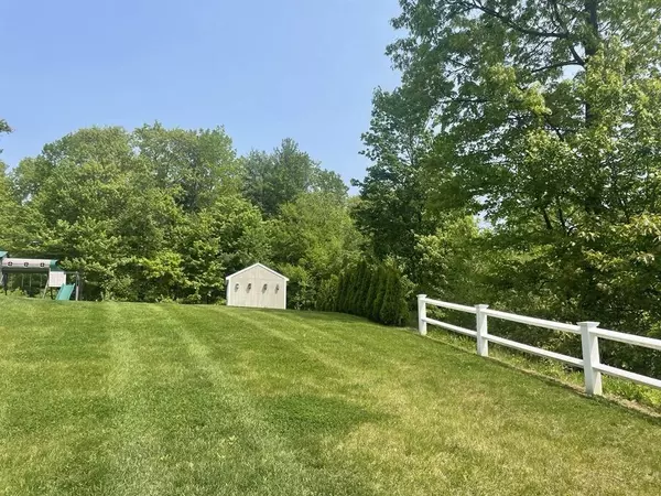 3 Hannahs Way, Charlton, MA 01507