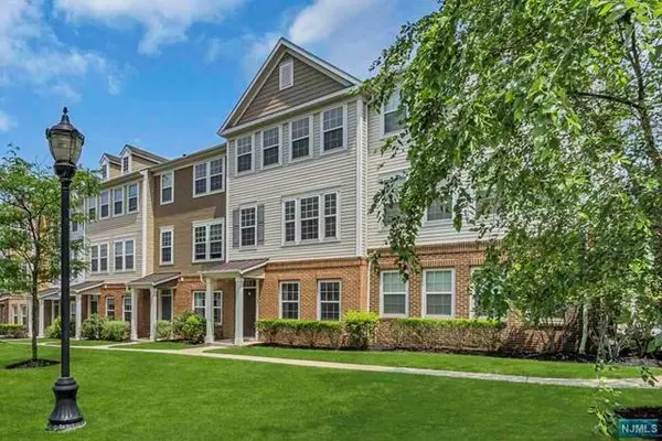 40 Truman Drive, Wood Ridge, NJ 07075