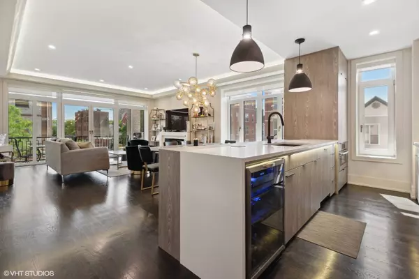 1370 W WALTON Street #2W, Chicago, IL 60642