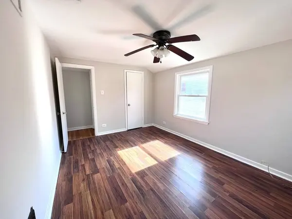 9837 S Bensley Avenue, Chicago, IL 60617