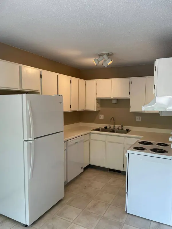 177 22nd ST NW, Owatonna, MN 55060