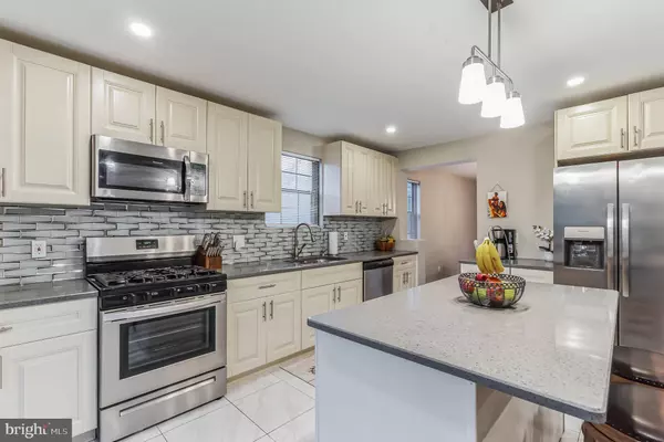 14 KINGS CROFT LN, Voorhees, NJ 08043