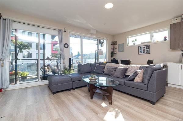 815 Orono Ave #205, Langford, BC V9B 2T9