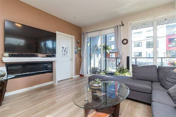 815 Orono Ave #205, Langford, BC V9B 2T9