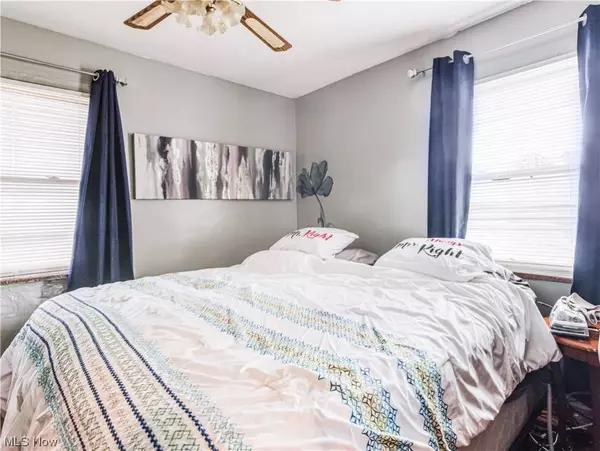 17110 Holly Hill DR, Cleveland, OH 44128