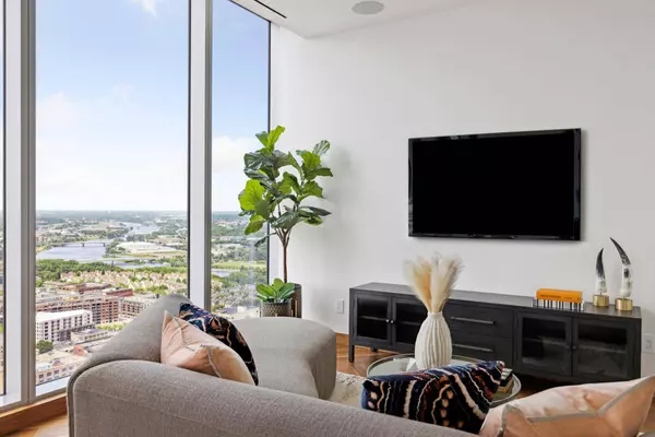 255 Hennepin Avenue #3206, Minneapolis, MN 55401