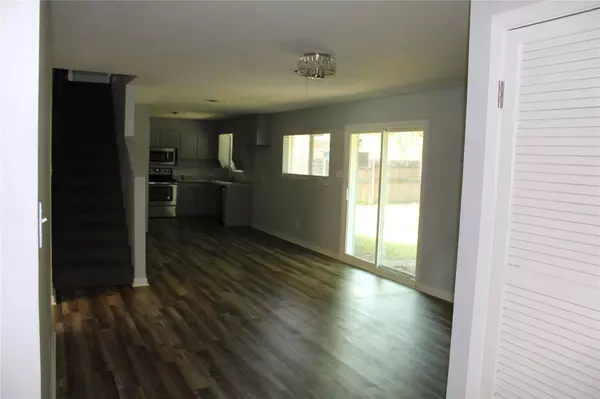 929 Wade Drive, Bedford, TX 76022