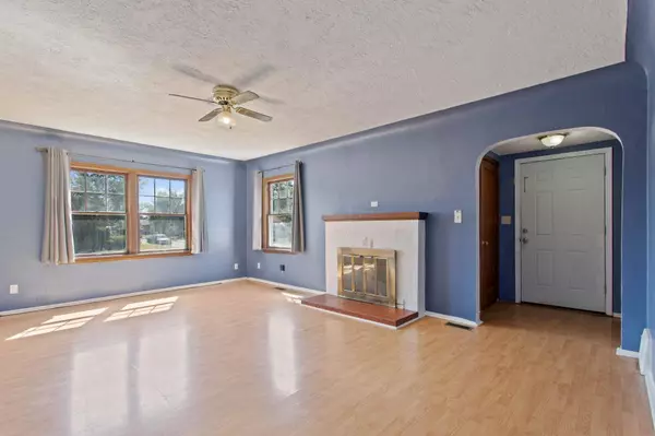 927 E Glass Ave, Spokane, WA 99207