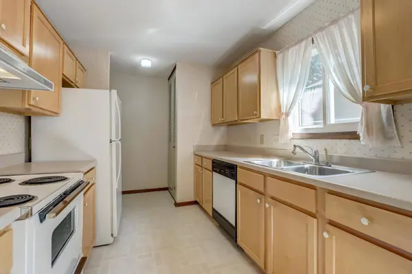 2722 Upland CT, Plymouth, MN 55447