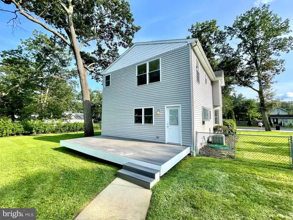 77 E 7TH AVE, Pine Hill, NJ 08021