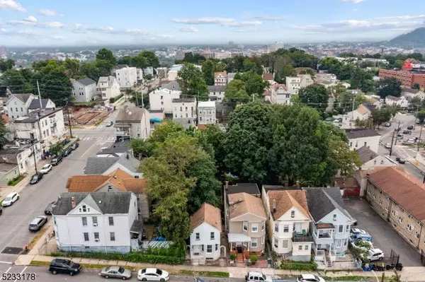 72 N 8Th St, Paterson City, NJ 07522