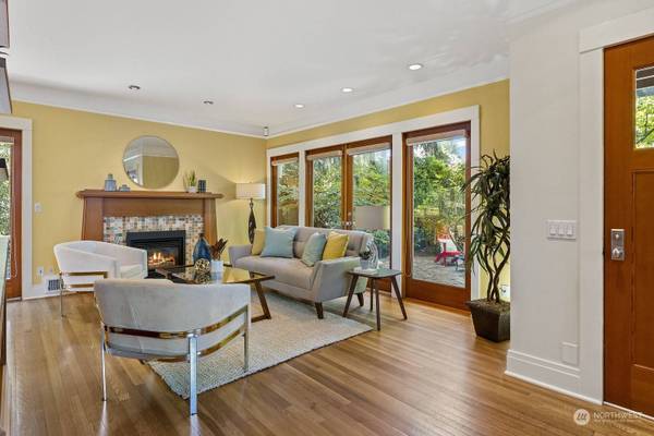 7510 34th AVE NE, Seattle, WA 98115