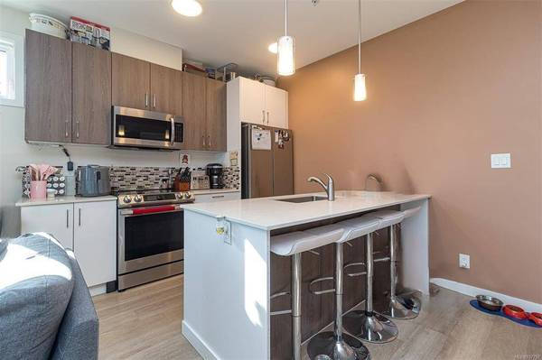 815 Orono Ave #205, Langford, BC V9B 2T9