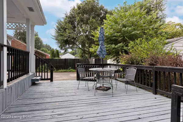 214 N Chadwick Rd, Louisville, KY 40223