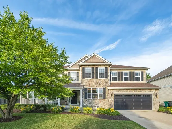 912 Nightshade LN, Shorewood, IL 60404