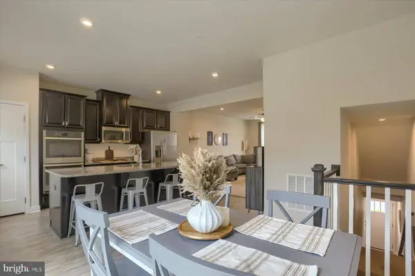 1030 ROSECROFT LN, York, PA 17403