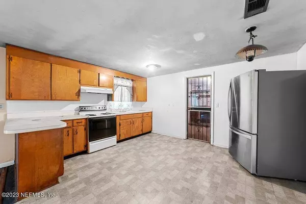 10942 PLAYER RD W, Jacksonville, FL 32218