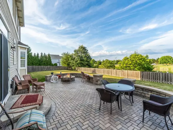 912 Nightshade LN, Shorewood, IL 60404