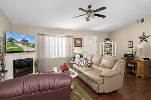 7315 LANDOVER DR, Zephyrhills, FL 33540