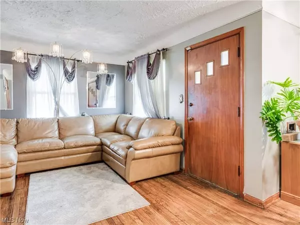 17110 Holly Hill DR, Cleveland, OH 44128