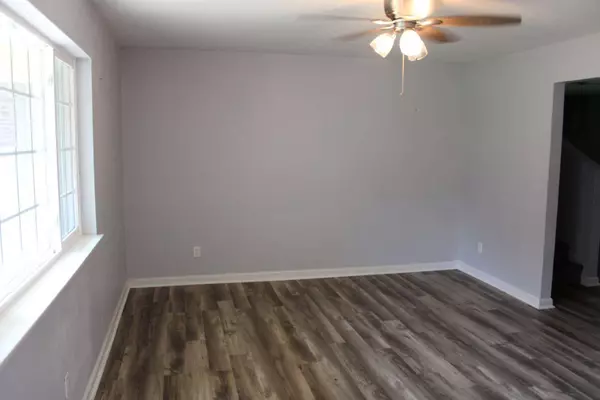 929 Wade Drive, Bedford, TX 76022