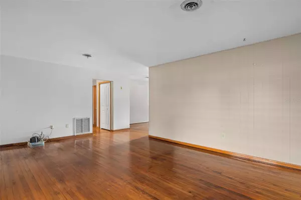 Zephyrhills, FL 33541